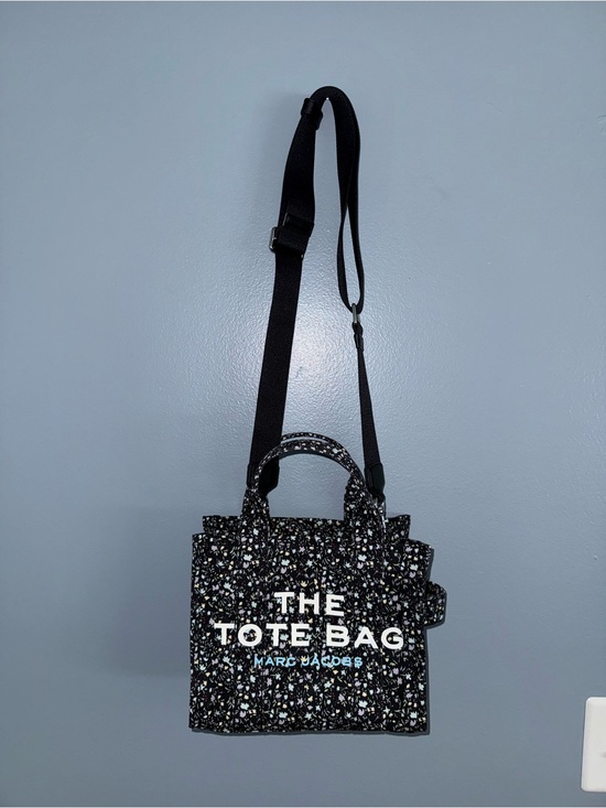 Marc Jacobs Handbags - Marc Jacobs Black Floral Logo Tote with Adjustable Strap